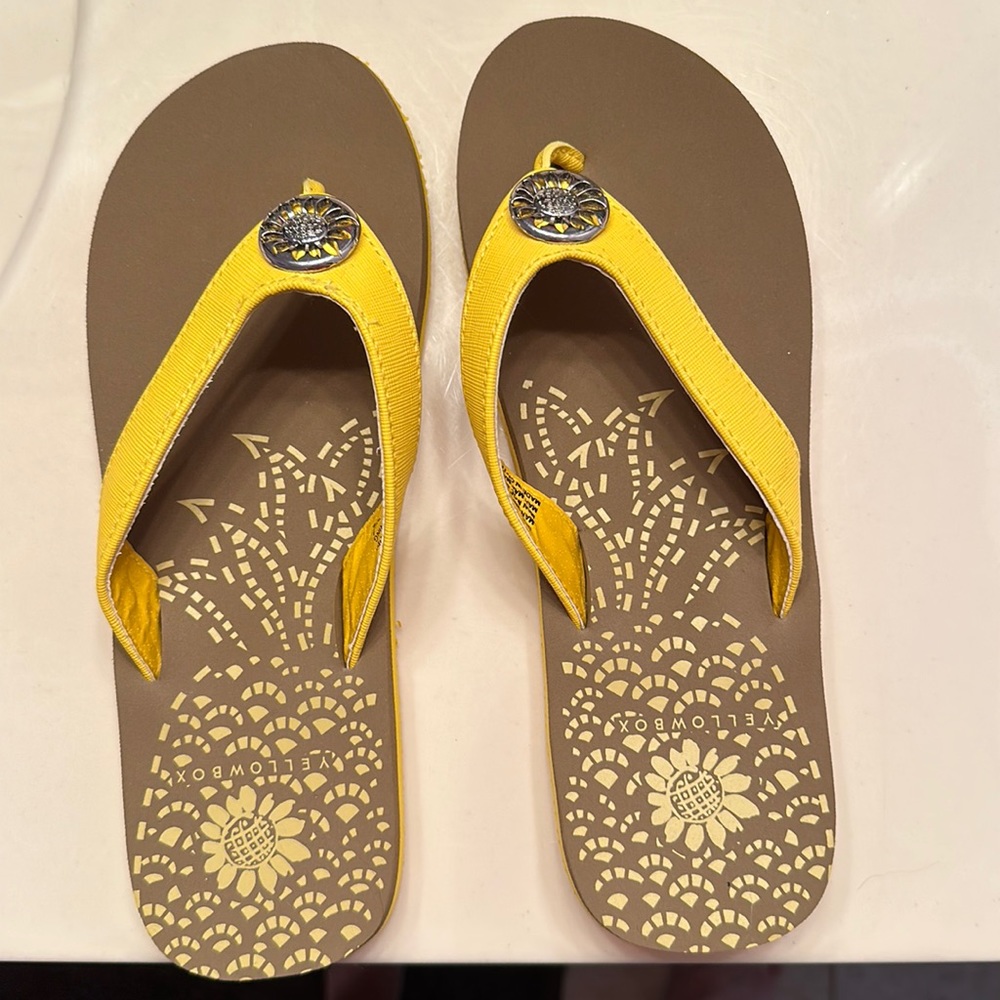 Yellow box sandal